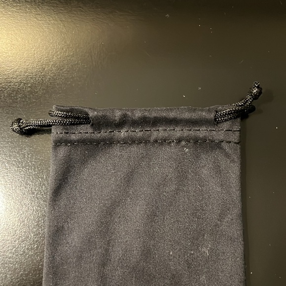 Dollger Sunglasses Case and Cloth - Picture 4 of 7